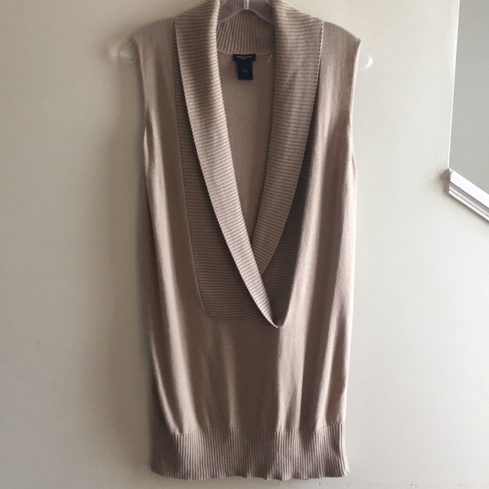 Ann Taylor Sleeveless Sweater perfect 4 layering
